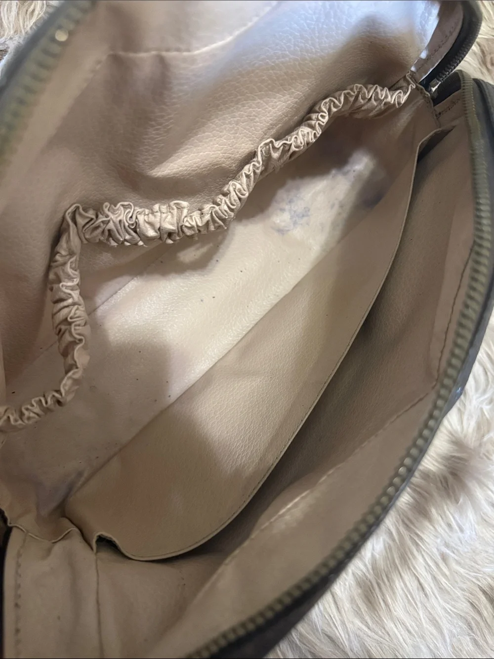 Louis Vuitton Trousse 28